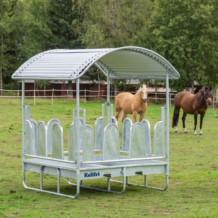 Forhekk med tak og tildekkede bogbøyler, for hest
